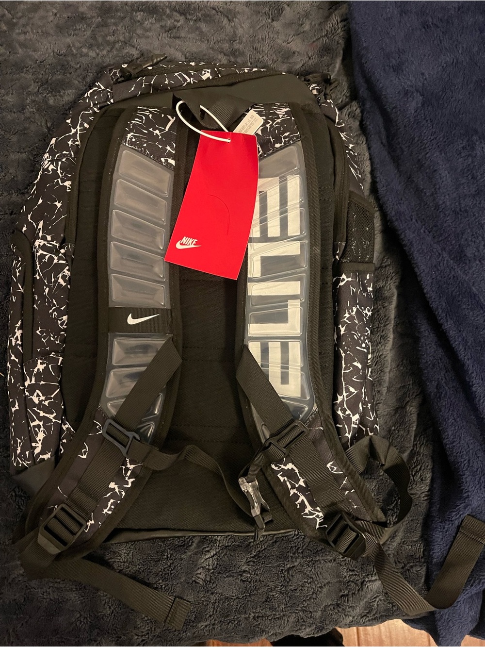 backpack - Picture 4 of 4